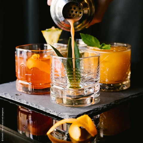 Schachtel mit 4 DANDY-Whiskybechern in 4 verschiedenen Designs